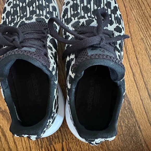 Adidas Swift Run- Leopard Sz 6.5 - Picture 6 of 7